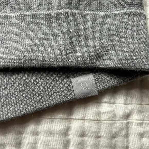 lululemon athletica Heather Gray Crewneck Sweater - Picture 4 of 4